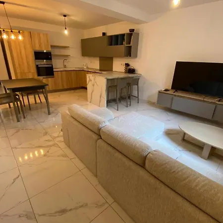 Modern Heart Of V122 - Happy